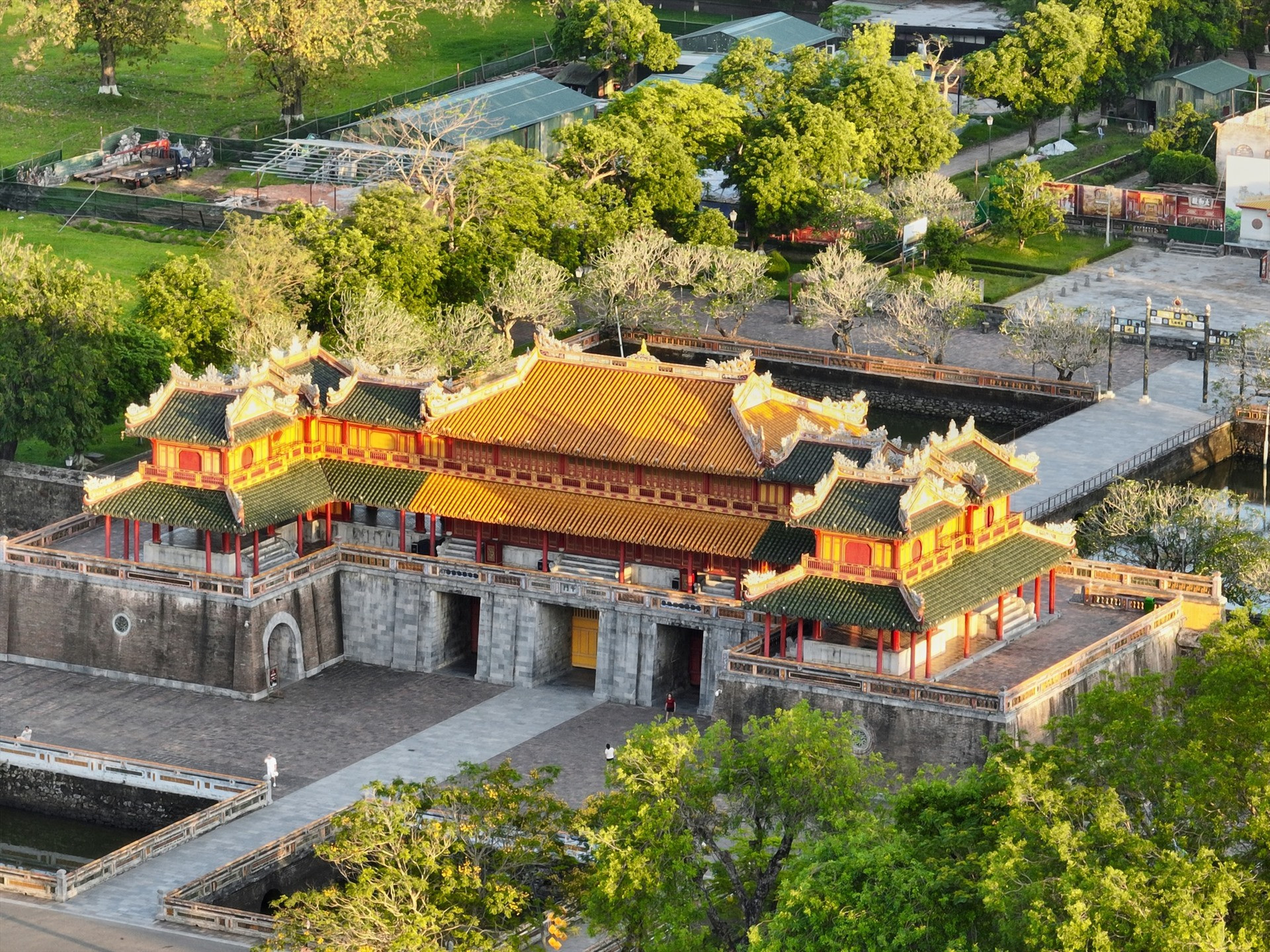 mien-phi-ve-tham-quan-cac-di-tich-hue-vao-ngay-23/11-cho-nguoi-viet(1)