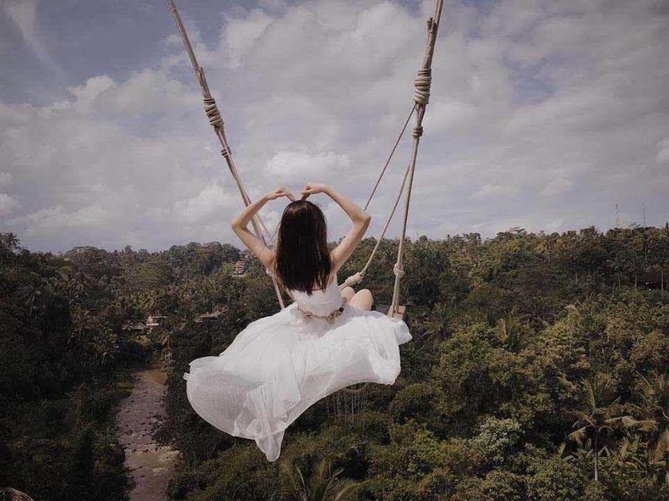 Trò chơi xích đu Bali Swing “gây nghiện” nhất thế giới