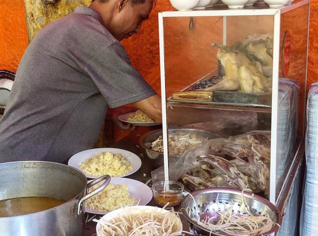 Cơm gà anh Xí
