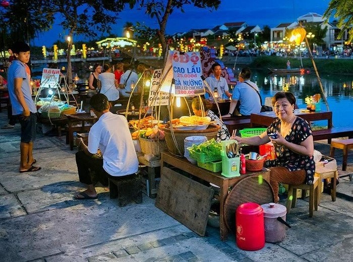gánh hàng ăn ven sông Hoài