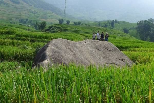 Bãi đá cổ Sapa