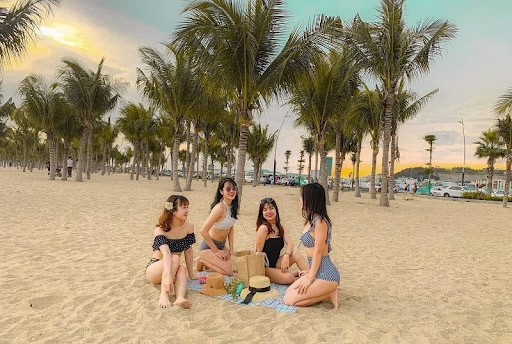 Bãi tắm Bãi Cháy
