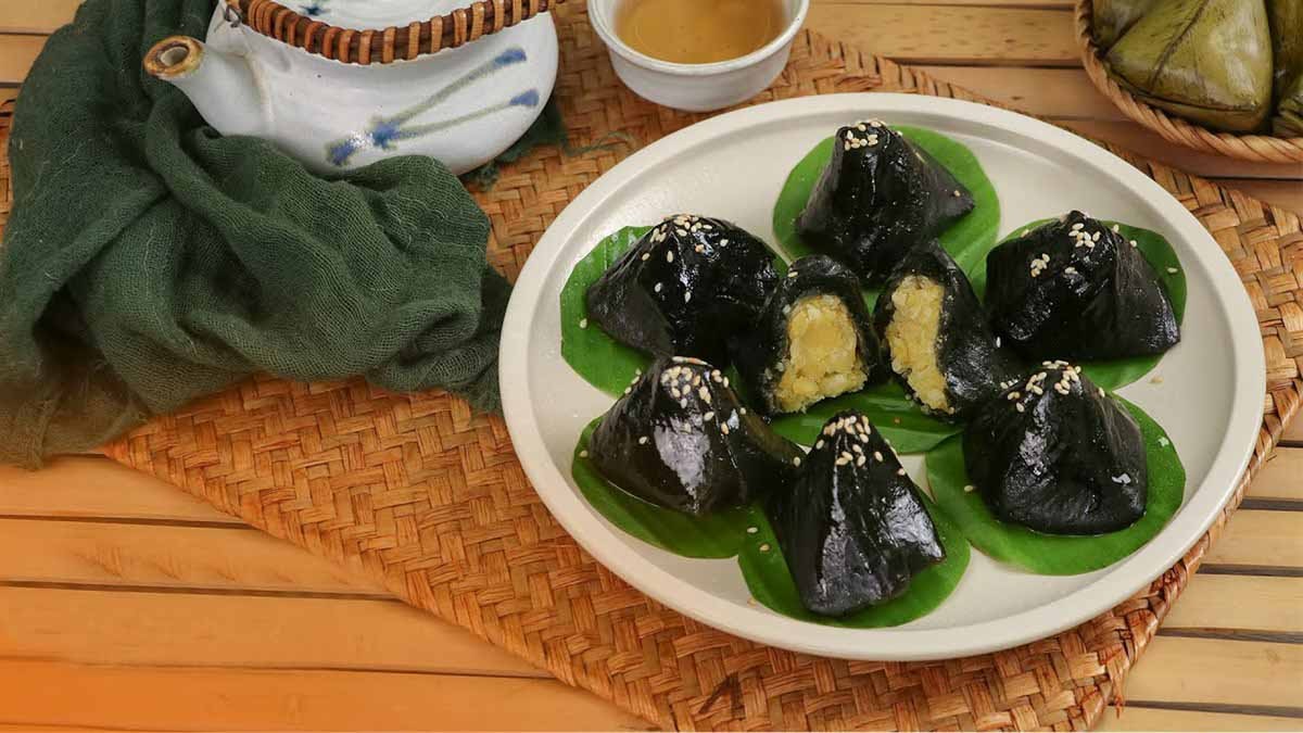 Bánh ít lá gai, đặc sản Bình Định