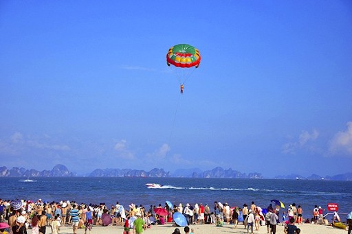 Biển Bãi Cháy Hạ Long