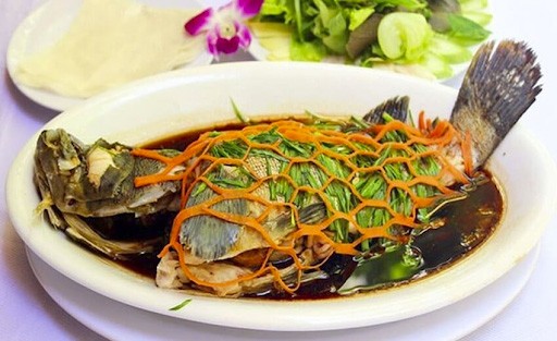 Cá mú đỏ hấp xì dầu