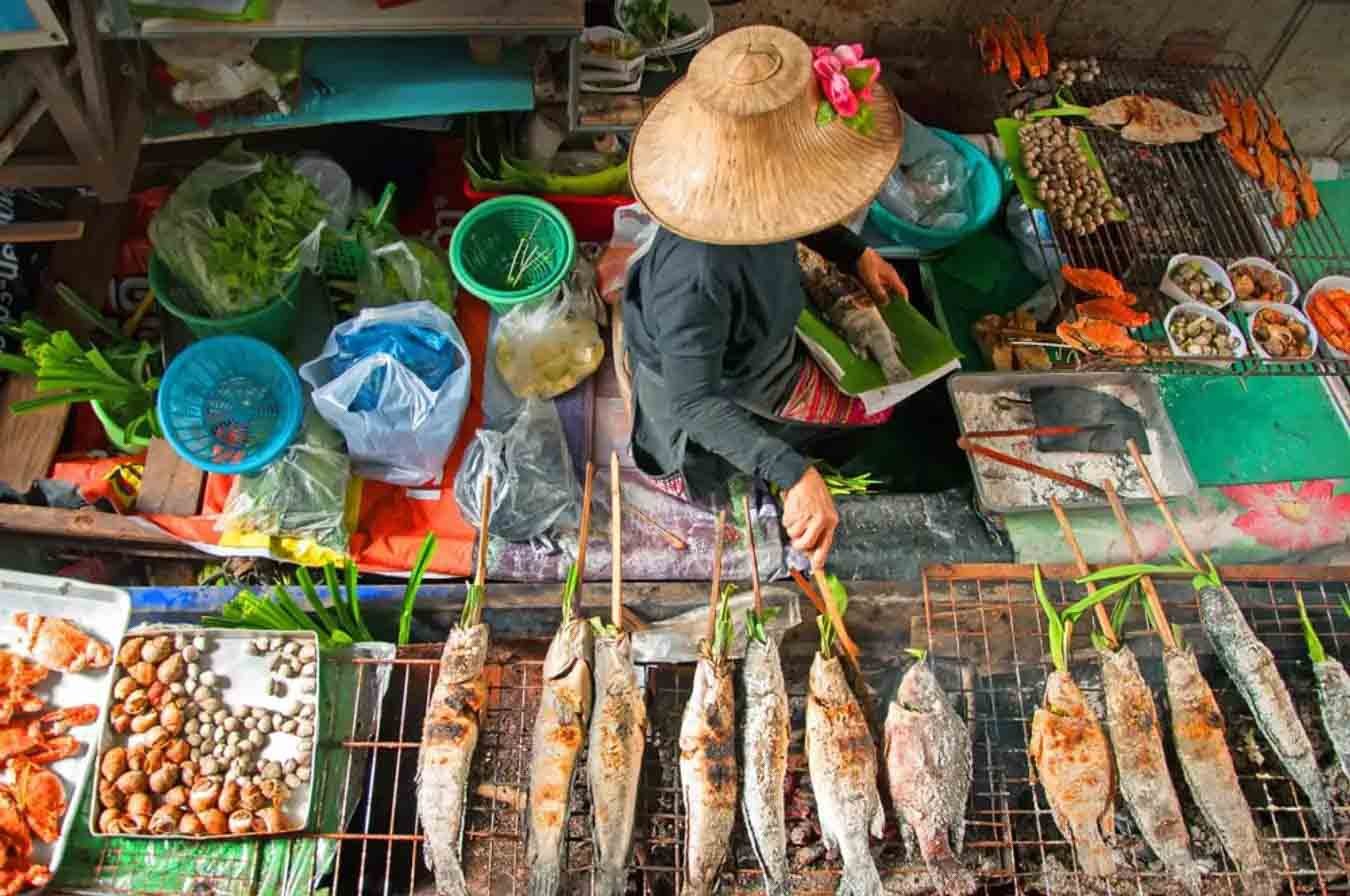 Trải nghiệm ẩm thực ở Damnoen Saduak Trải nghiệm ẩm thực ở Damnoen Saduak