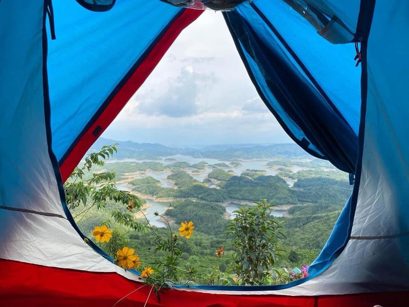 Lều cắm trại ở KDL Tà Đùng