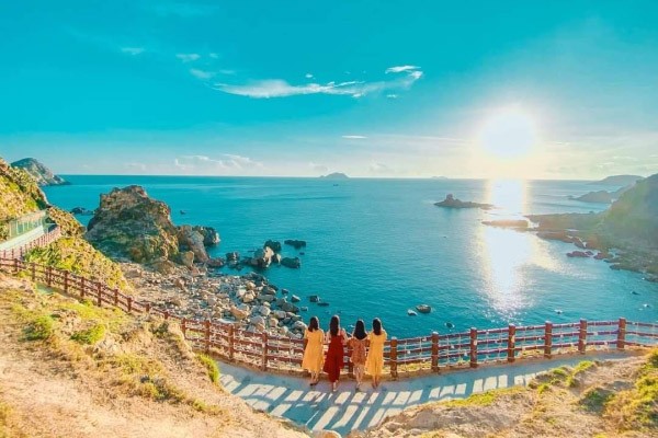 Check - in tại bờ biển Eo Gió khi du lịch đến Kỳ Co Eo Gió