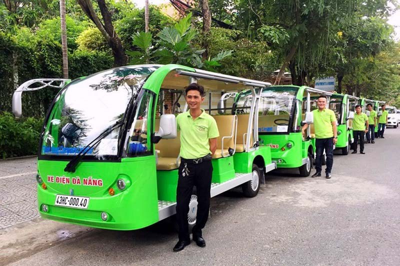 Tham quan ven biển Đà Nẵng bằng xe điện