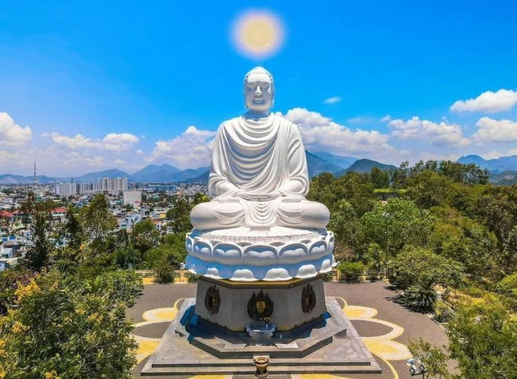 chùa Long Sơn Nha Trang và điểm hấp dẫn chùa Long Sơn Nha Trang và điểm hấp dẫn