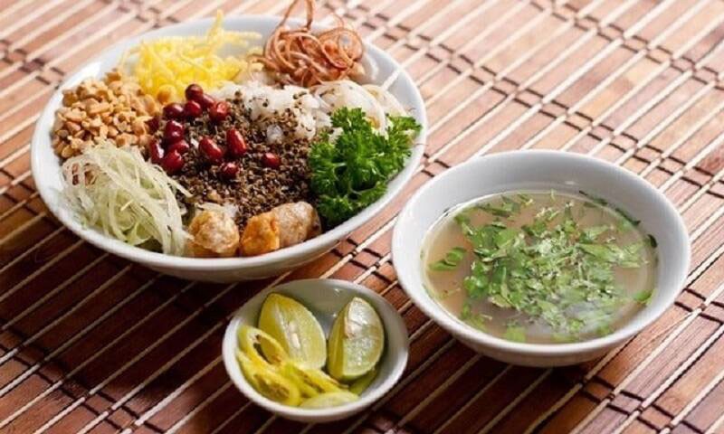 Cơm hến gần đồi vọng cảnh