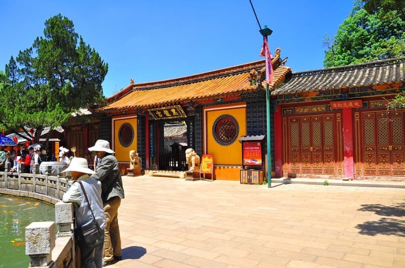 Di chuyển đến công viên Hắc Long Đàm Lệ Giang Di chuyển đến công viên Hắc Long Đàm Lệ Giang