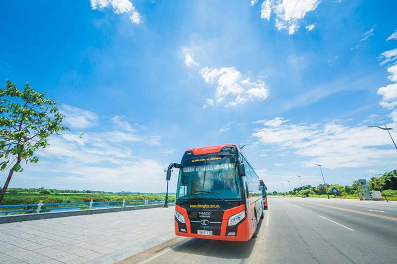 Di chuyển đến Huế bằng xe khách Vì sao Huế lại được gọi là thành phố du lịch