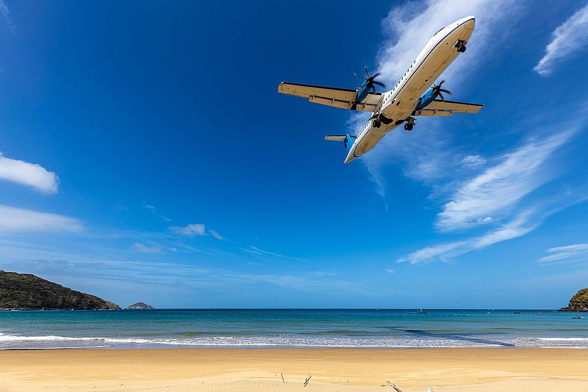 Du lịch Con đảo bằng máy bay