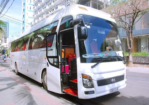 Đi du lịch Hạ Long bằng xe khách