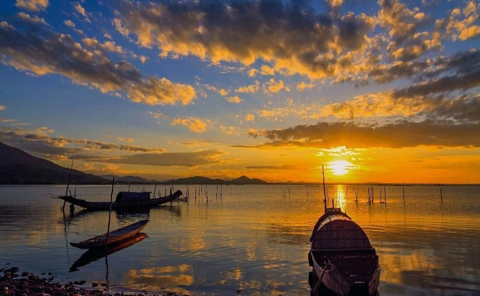 Khung cảnh hoàng hôn vô cùng lãng mạn tại phá Tam Giang 
