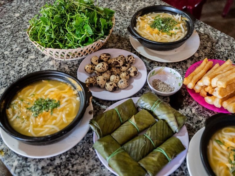Đồ ăn kèm bánh canh cá lóc Măng Đen