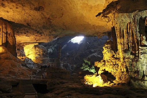 Động Kim Quy vịnh Hạ Long