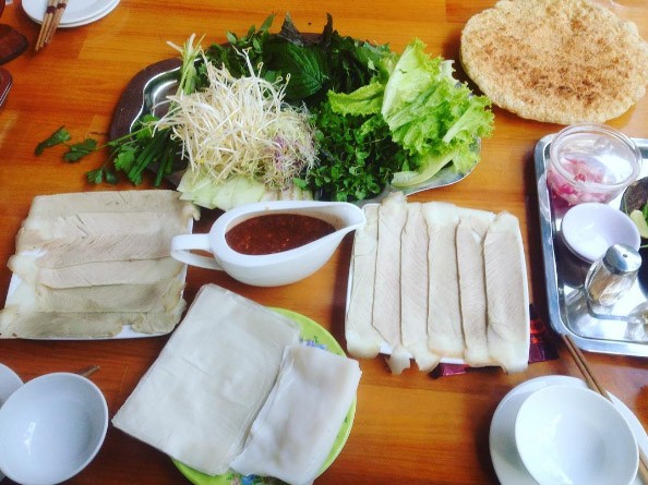 du-lich-da-nang-3-ngay-2-dem-banh-trang-cuon-thit-heo