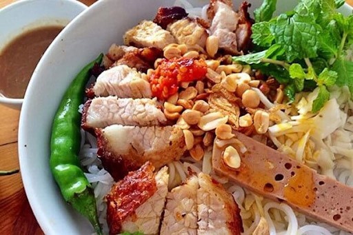 Bún mắm thịt heo