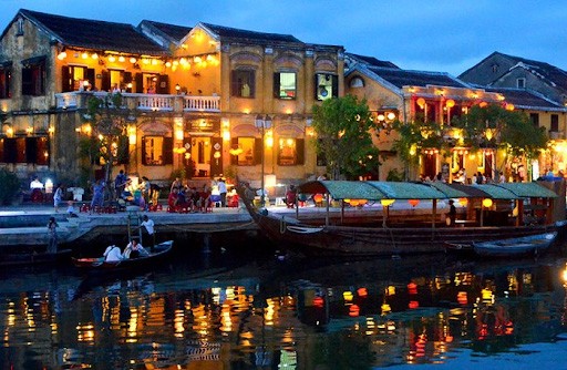 Phố cổ Hội An về đêm 