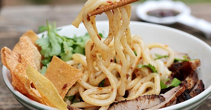 Cao lầu món ngon đặc sản Hội An