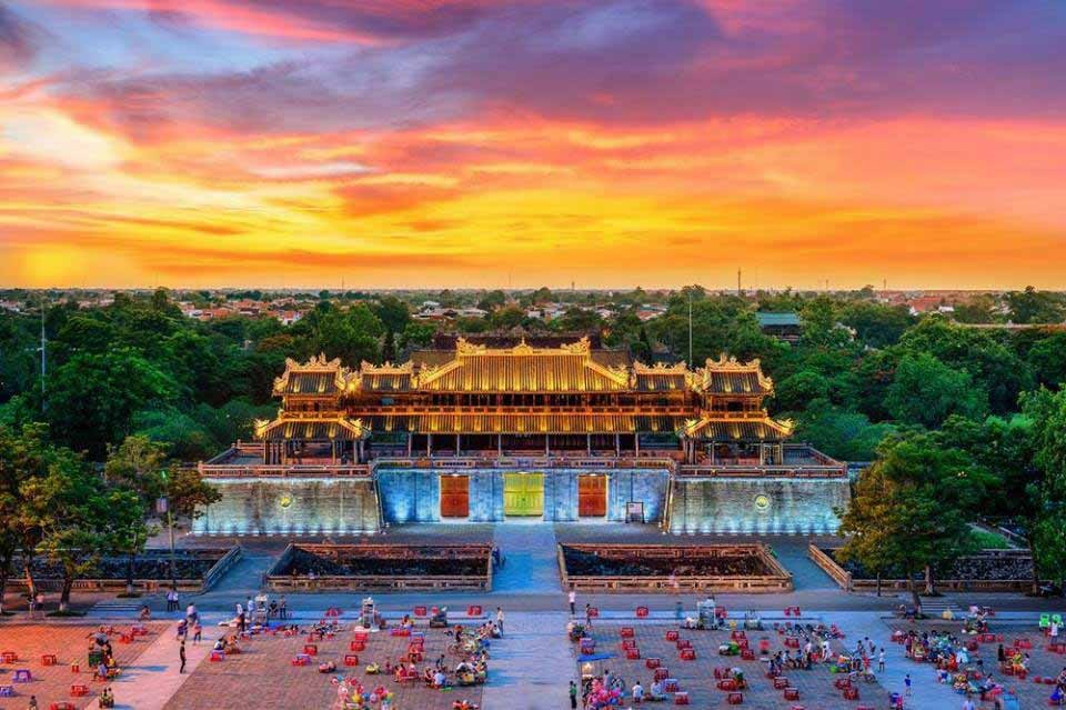 Tham quan đại nội Huế 