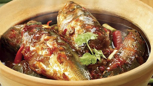 Cá nục kho