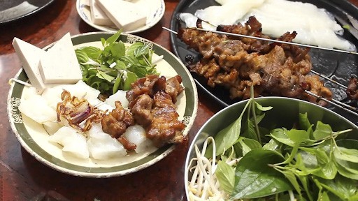 Bánh ướt thịt nướng