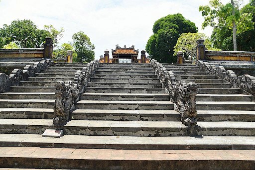 Vẻ đẹp tĩnh mịch của Lăng Gia Long