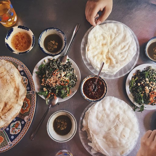 Hến xào bánh đập Hội An