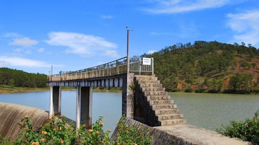 kinh nghiệm du lịch Đà Lạt 4 ngày 3 đêm - hồ Dankia