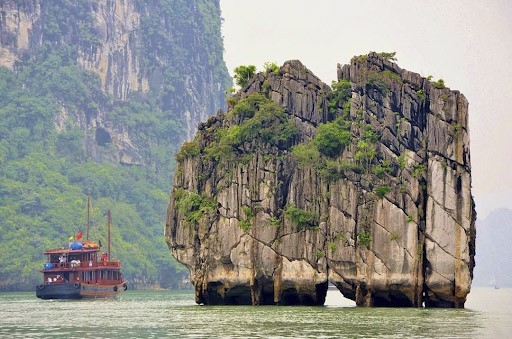 Hòn Đỉnh Hương Hạ Long