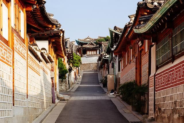 Khám phá vẻ đẹp của ngôi làng cổ Bukchon Hanok, Hàn Quốc Khám phá vẻ đẹp của ngôi làng cổ Bukchon Hanok, Hàn Quốc
