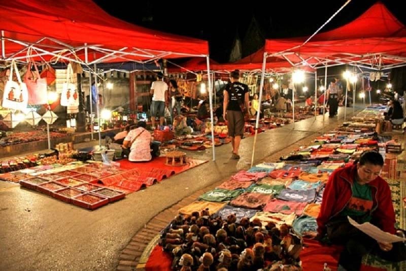 Khu thương mại trong chợ đêm Mộc Châu Khu thương mại trong chợ đêm Mộc Châu