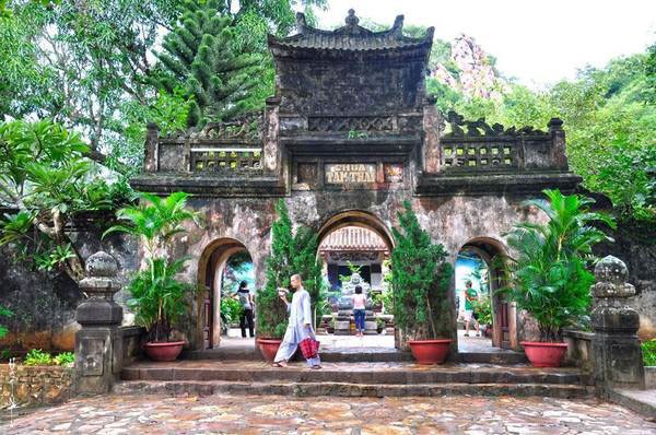 du-lich-da-nang-chua-tam-thai