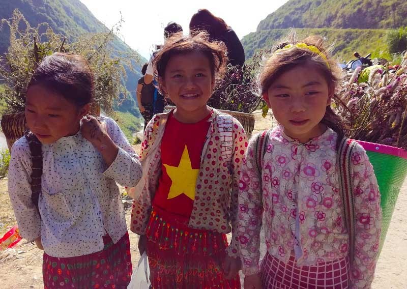 nu-cuoi-tre-em-dan-toc-ha-giang