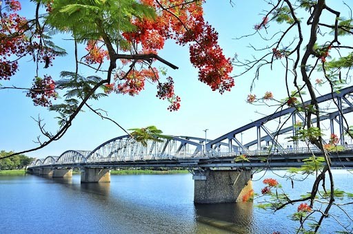Cầu Tràng Tiền Huế