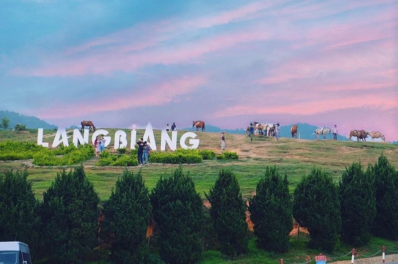 du-lich-da-lat-thang-11-nui-langbiang