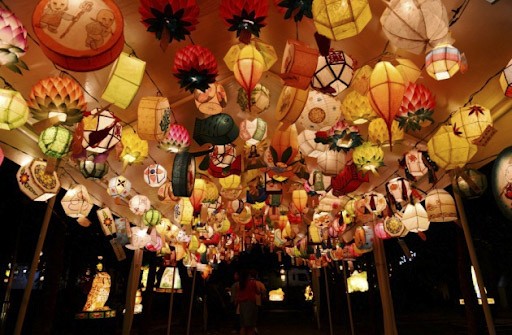 Lễ hội lồng đèn hoa sen 