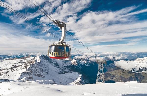 chinh-phuc-dinh-titlis-thuy-si-huyen-thoai-cua-du-lich-chau-au(1)