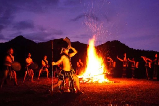 Tour du lịch Nha Trang Đà Lạt - lửa trại