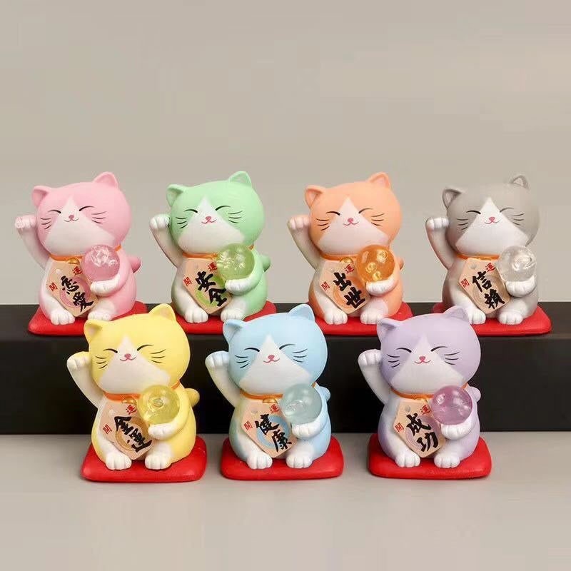 Mèo Maneki Neko mang lại may mắn