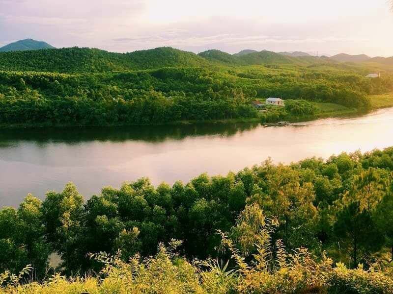 Ngắm nhìn khung cảnh thiên nhiên đẹp mê hồn từ đồi Vọng Cảnh