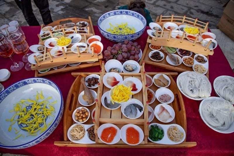 Nguồn gốc cái tên “ Bún qua cầu Vân Nam” Nguồn gốc cái tên “ Bún qua cầu Vân Nam”