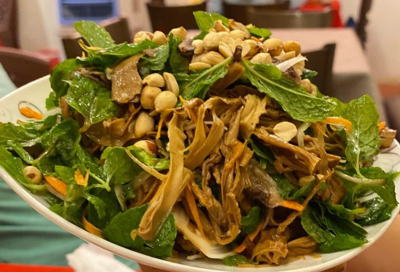 Nộm gà măng khô Nộm gà măng khô