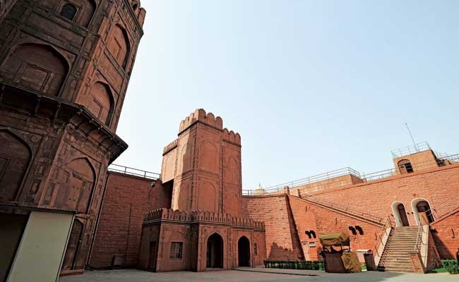 Pháo đài Đỏ (Red Fort) - Kiệt tác kiến trúc kì vĩ của Ấn Độ - Du lịch Ấn Độ Nepal