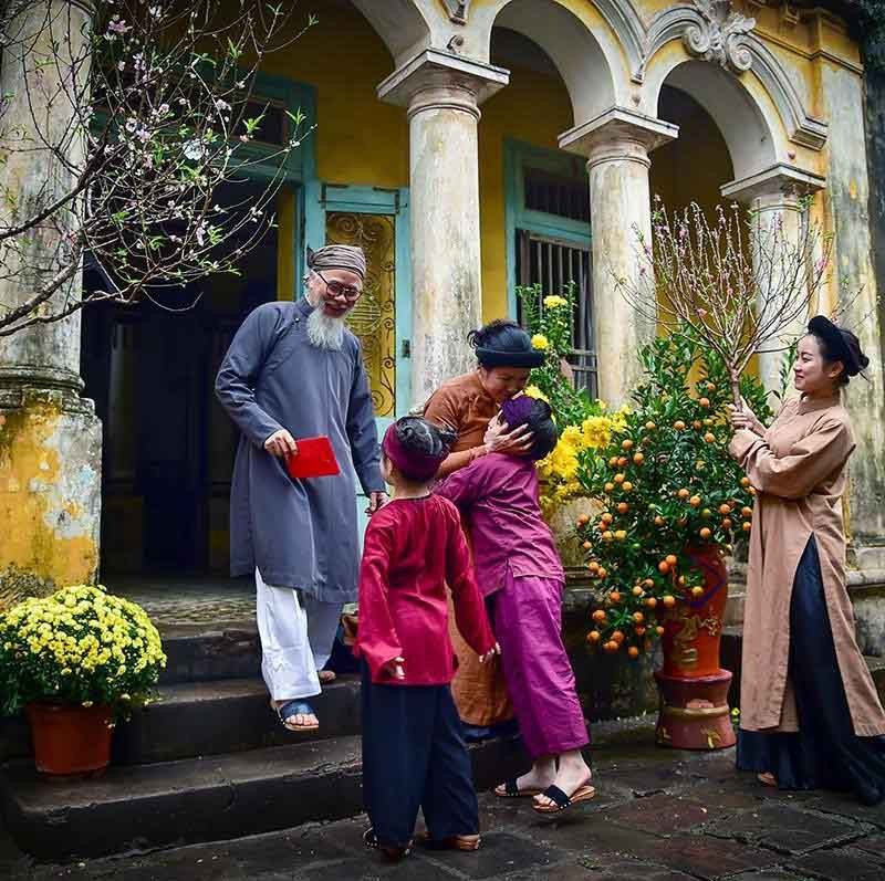 Xông đất trong ngày Tết 