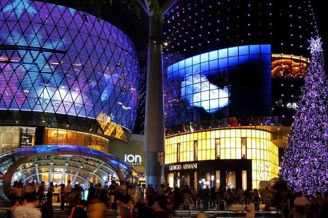  Mua quần áo thời trang ở các khu chợ, các trung tâm thương mại