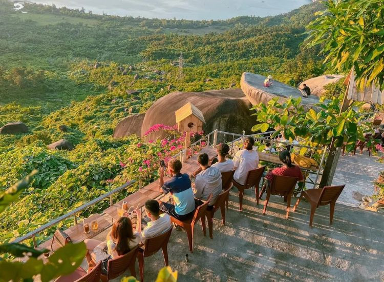 Giải đáp thắc mắc thường gặp khi du lịch Đà Nẵng cafe view đẹp Đà Nẵng 3